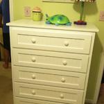 5 Drawer Chest $489
(47Hx36Wx16D) in White